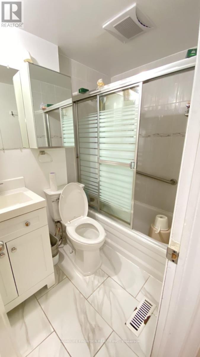 32 Bradworthy Court, Toronto, Ontario  M1B 2S7 - Photo 11 - E12457868