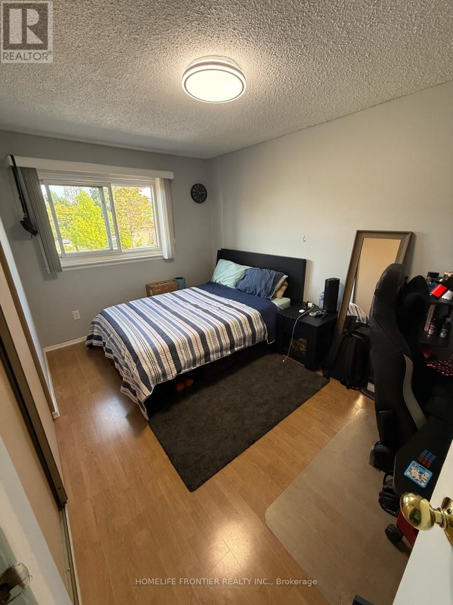 32 Bradworthy Court, Toronto, Ontario  M1B 2S7 - Photo 6 - E12457868