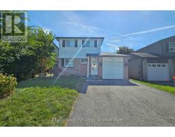 237 THOMS CRESCENT, Newmarket, Ontario