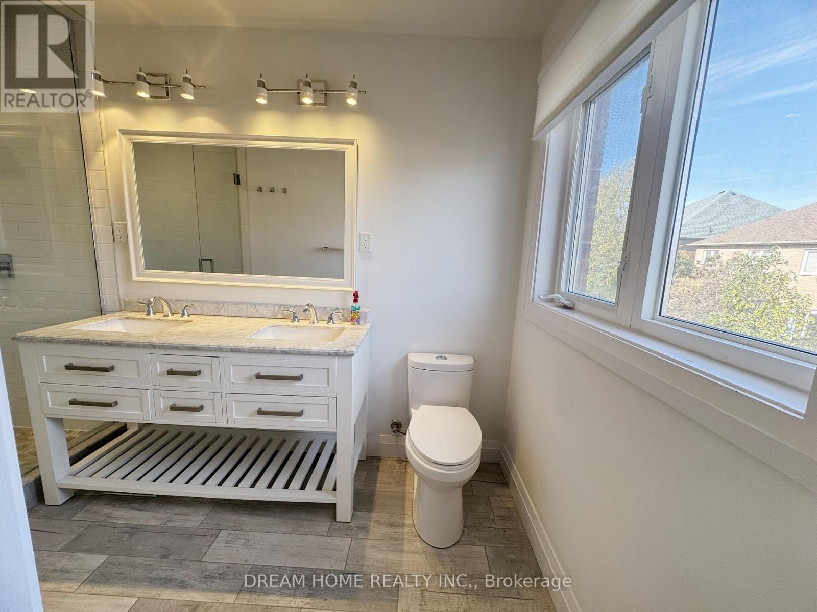 110 Autumn Hill Boulevard, Vaughan, Ontario  L4J 8Z1 - Photo 11 - N12457859