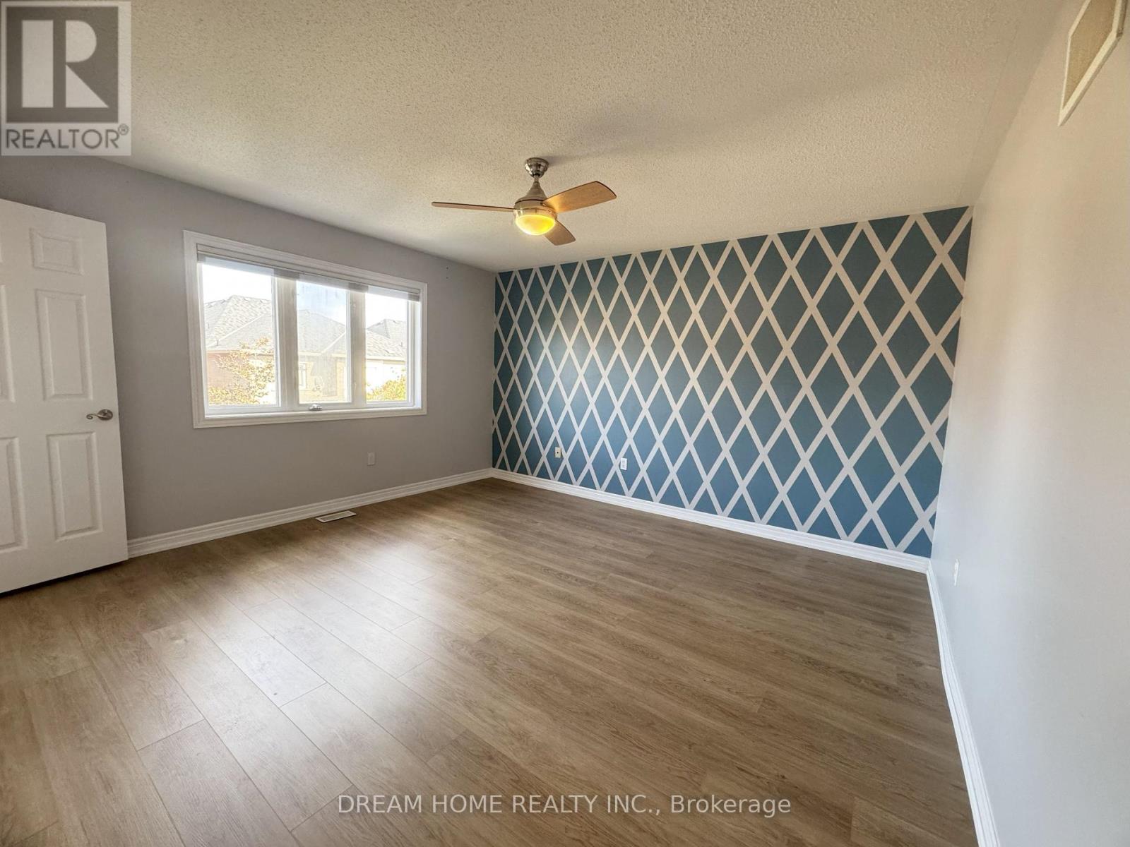 110 Autumn Hill Boulevard, Vaughan, Ontario  L4J 8Z1 - Photo 9 - N12457859