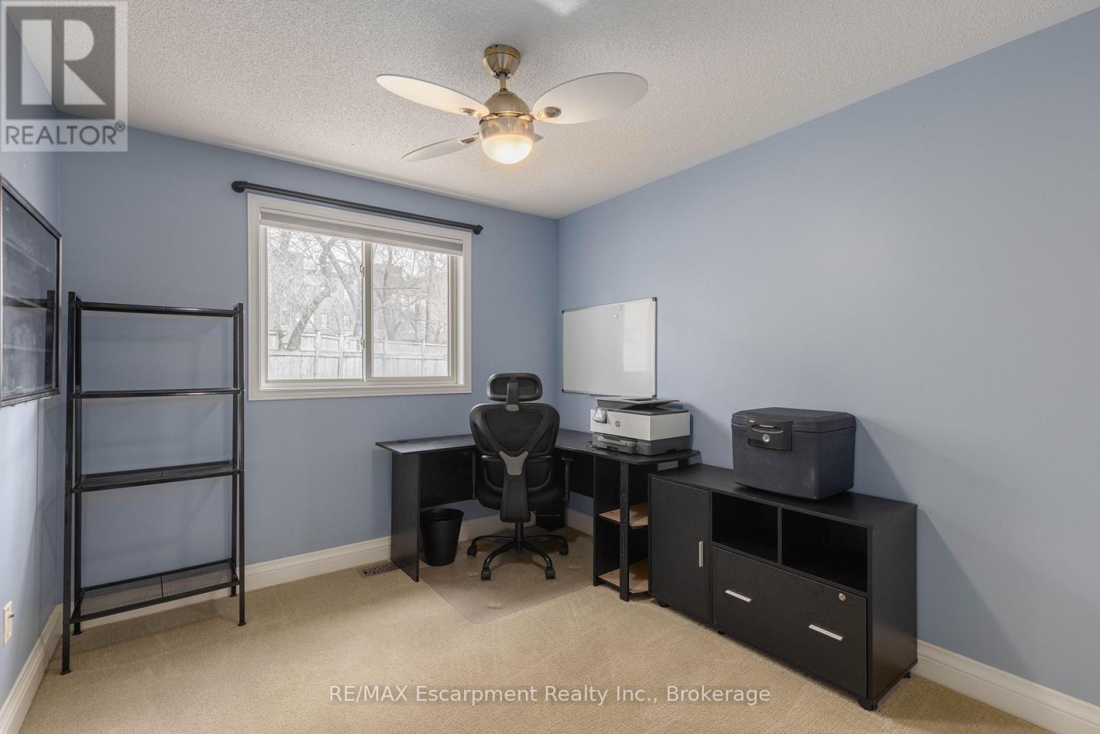 65 Fairwood Place, Burlington, Ontario  L7T 1E4 - Photo 15 - W12457882