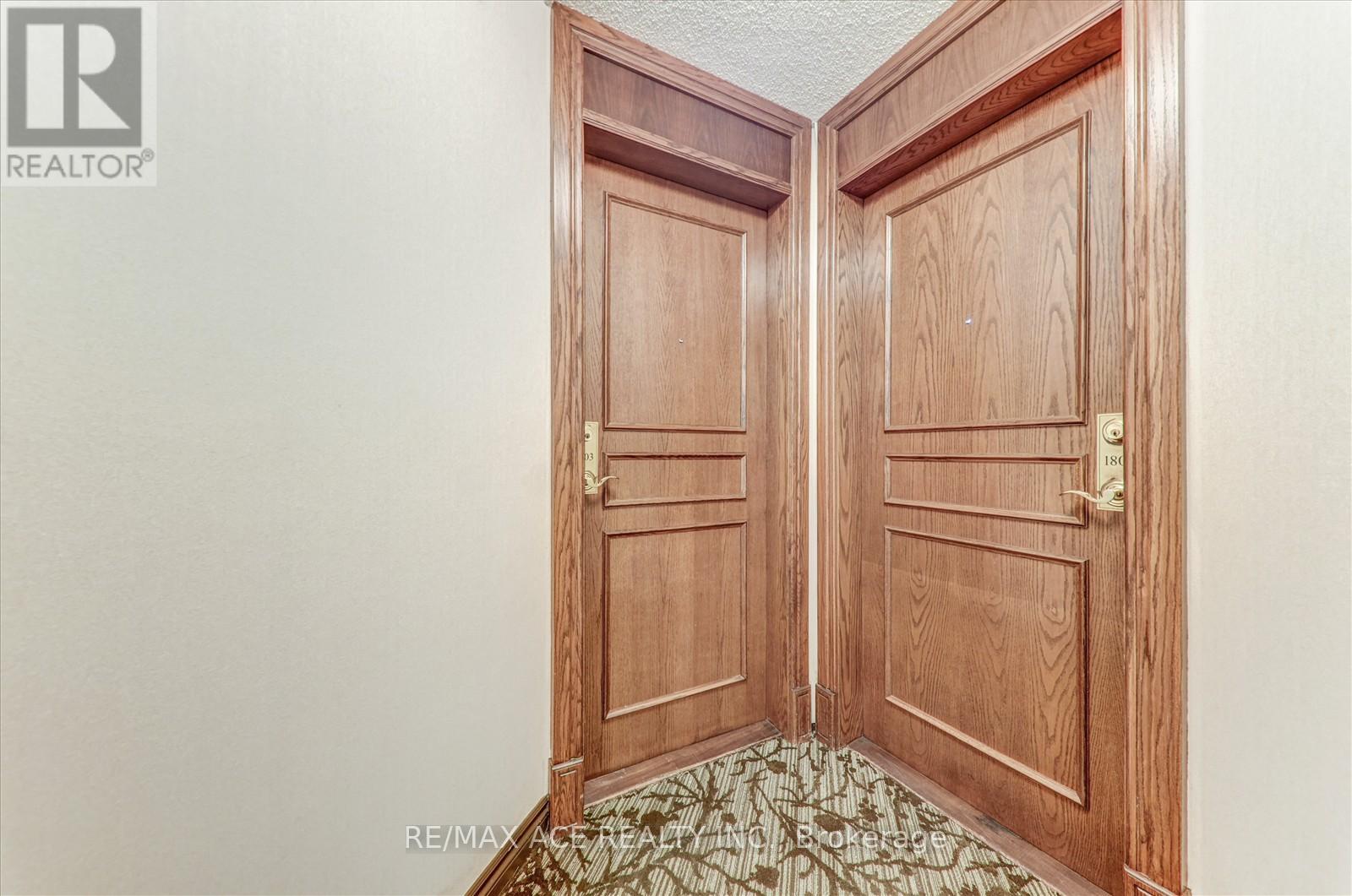 1803 - 2545 Erin Centre Boulevard, Mississauga, Ontario  L5M 6Z9 - Photo 11 - W12457850