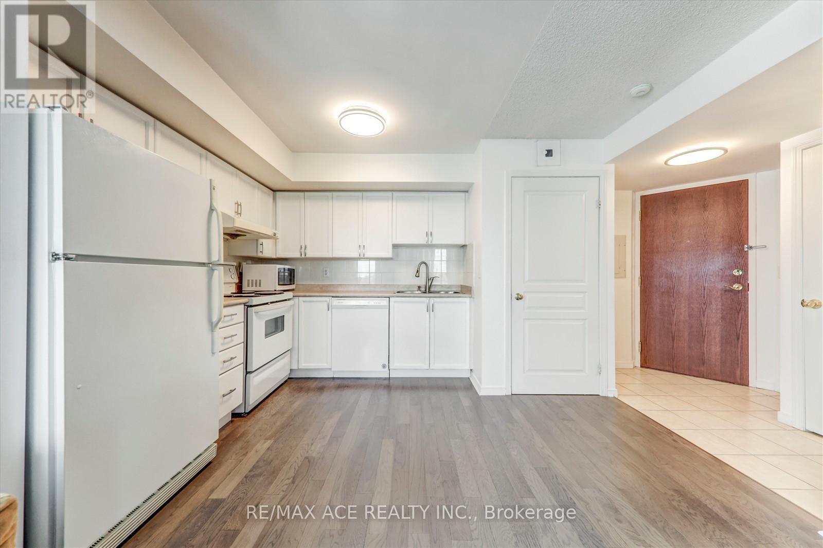 1803 - 2545 Erin Centre Boulevard, Mississauga, Ontario  L5M 6Z9 - Photo 14 - W12457850