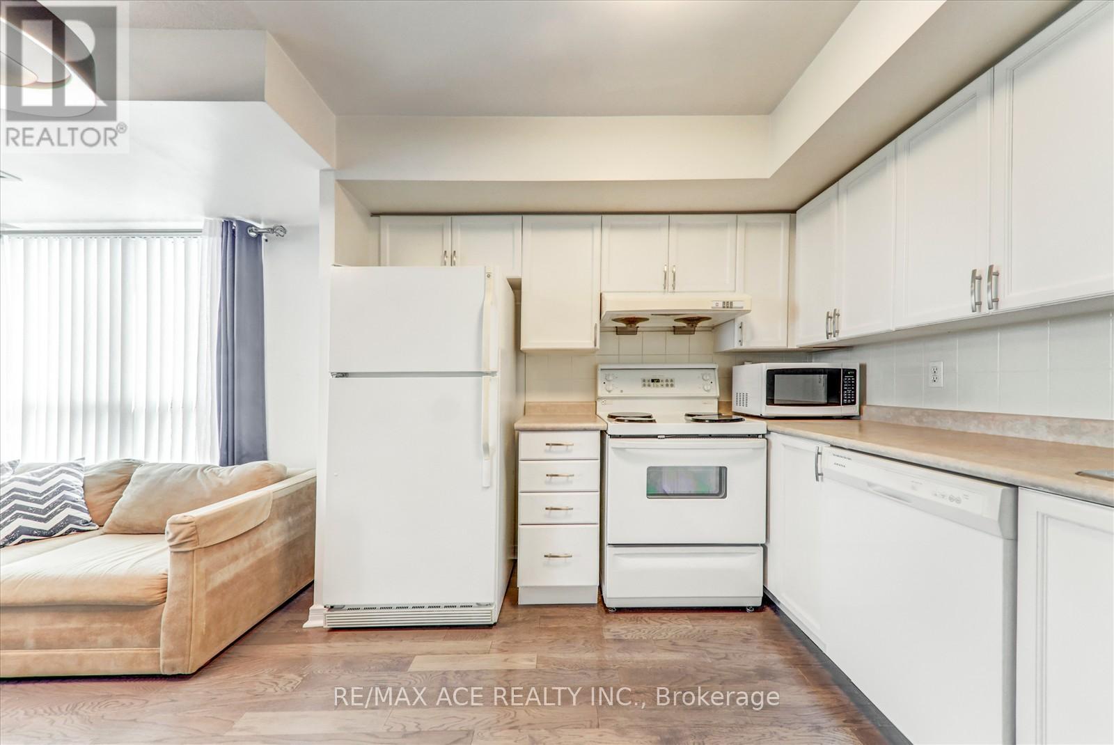1803 - 2545 Erin Centre Boulevard, Mississauga, Ontario  L5M 6Z9 - Photo 15 - W12457850
