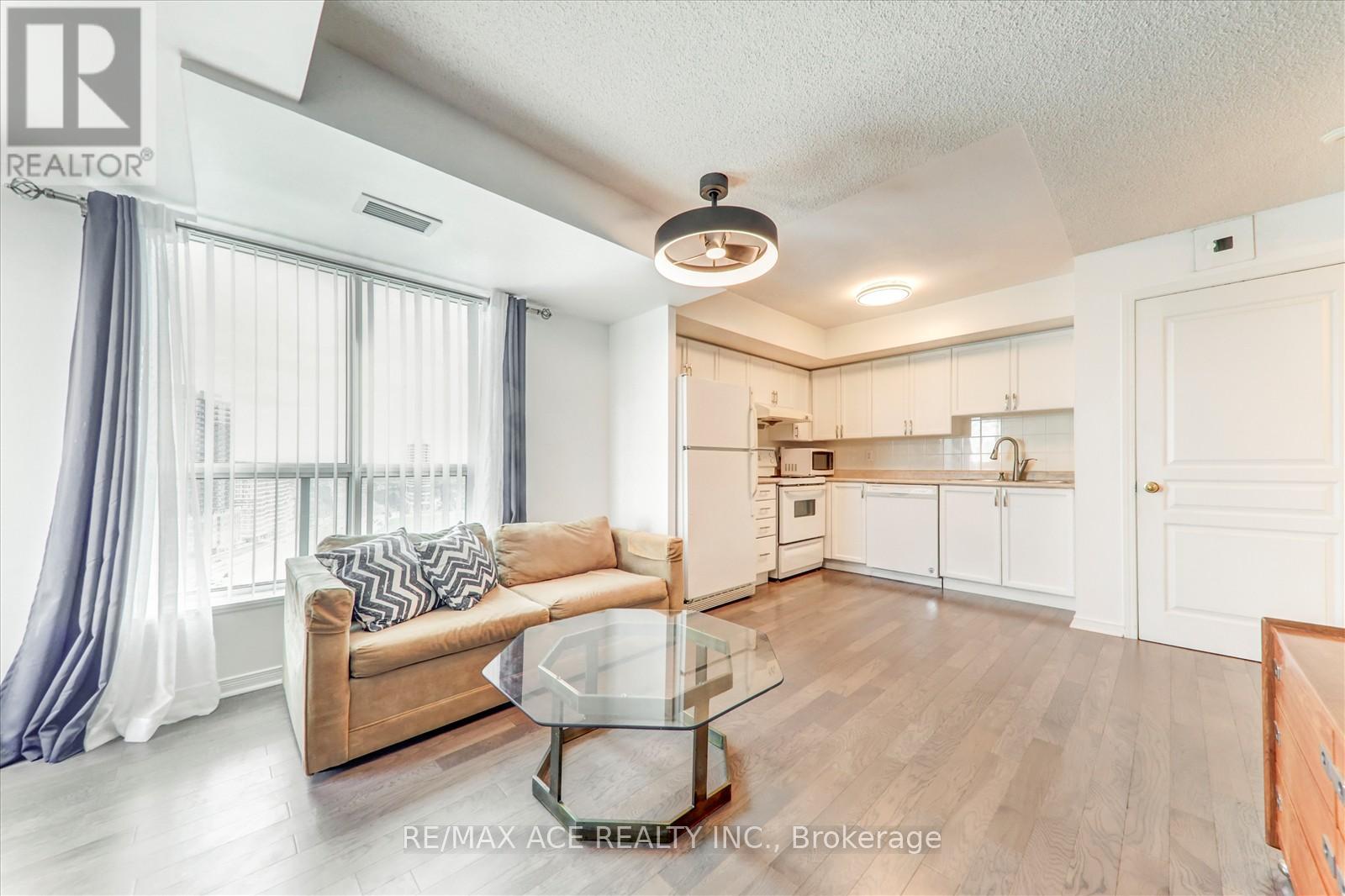 1803 - 2545 Erin Centre Boulevard, Mississauga, Ontario  L5M 6Z9 - Photo 19 - W12457850