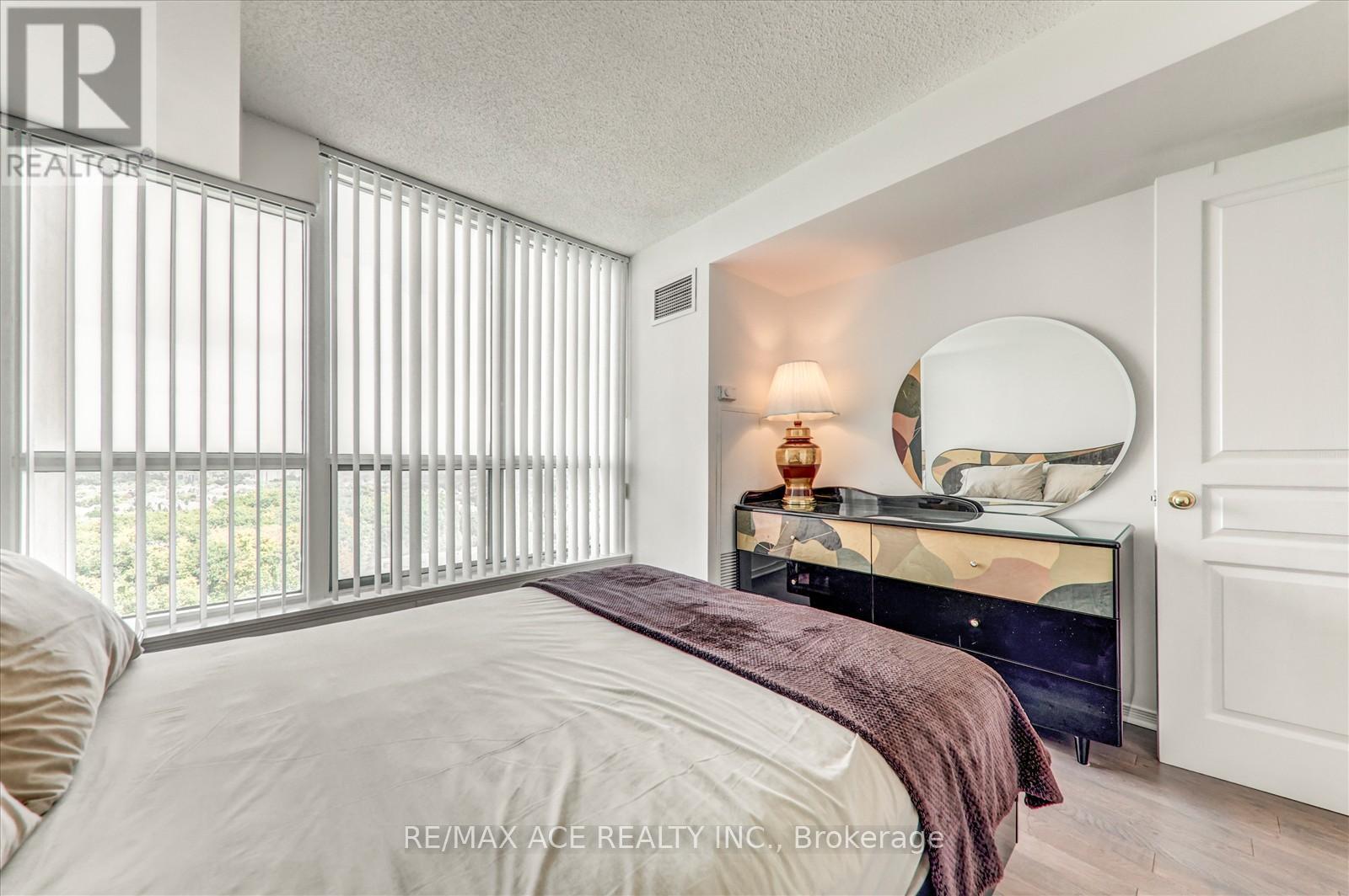 1803 - 2545 Erin Centre Boulevard, Mississauga, Ontario  L5M 6Z9 - Photo 21 - W12457850