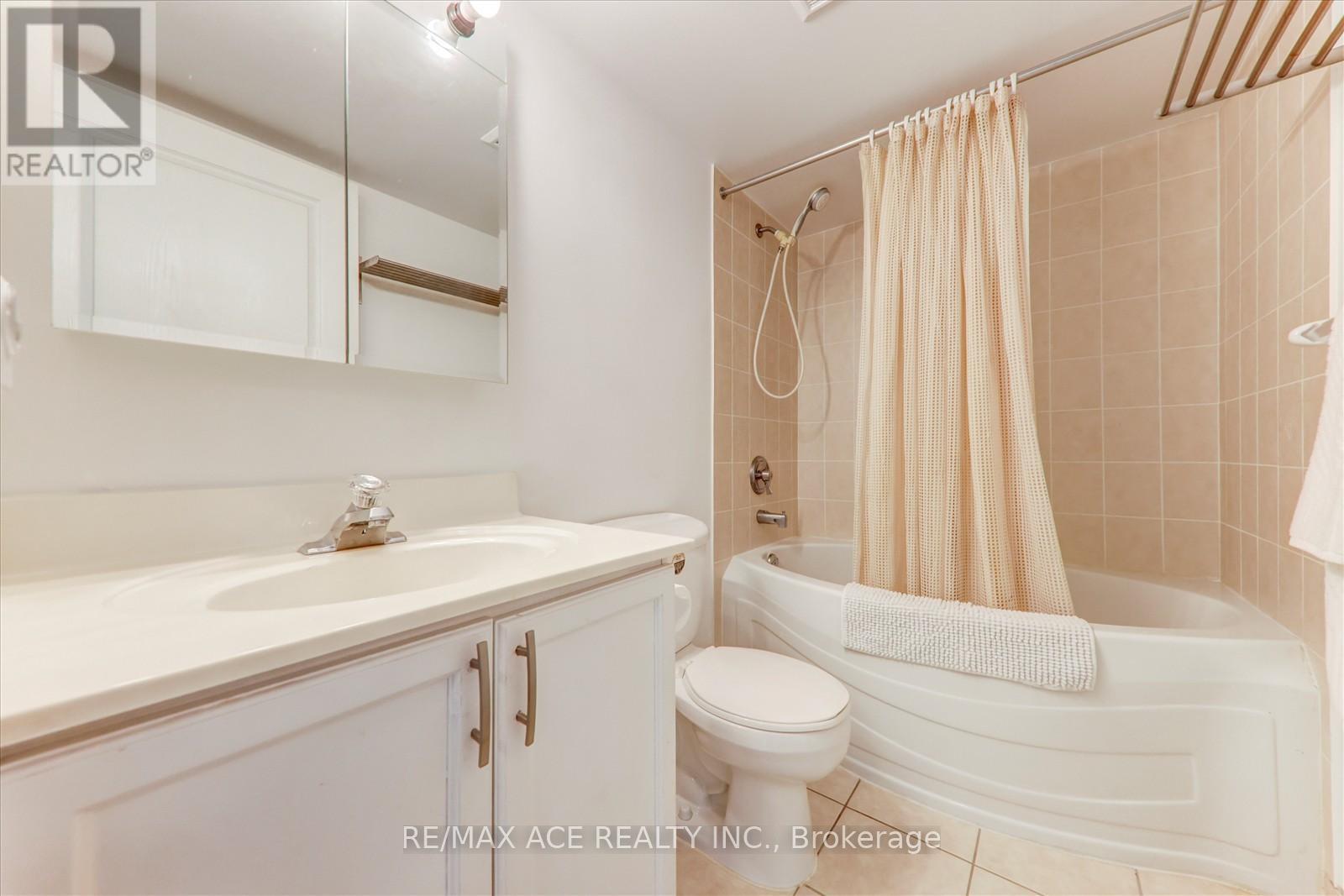 1803 - 2545 Erin Centre Boulevard, Mississauga, Ontario  L5M 6Z9 - Photo 23 - W12457850