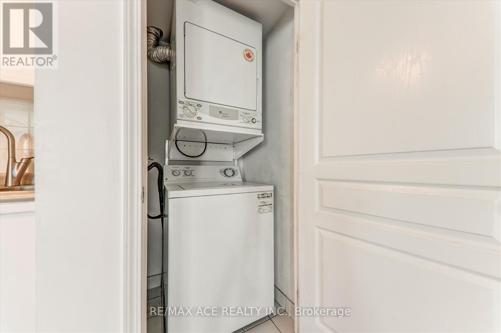 1803 - 2545 Erin Centre Boulevard, Mississauga, Ontario  L5M 6Z9 - Photo 24 - W12457850