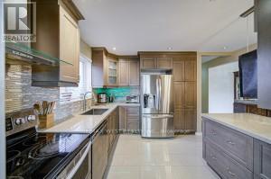 21 Lakeland Drive, Toronto, Ontario  M9V 1M8 - Photo 20 - W12457860