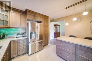 21 Lakeland Drive, Toronto, Ontario  M9V 1M8 - Photo 21 - W12457860