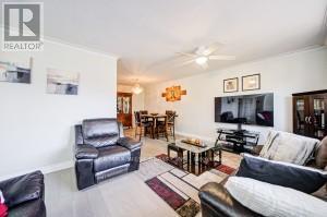 21 Lakeland Drive, Toronto, Ontario  M9V 1M8 - Photo 8 - W12457860