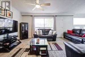21 Lakeland Drive, Toronto, Ontario  M9V 1M8 - Photo 9 - W12457860