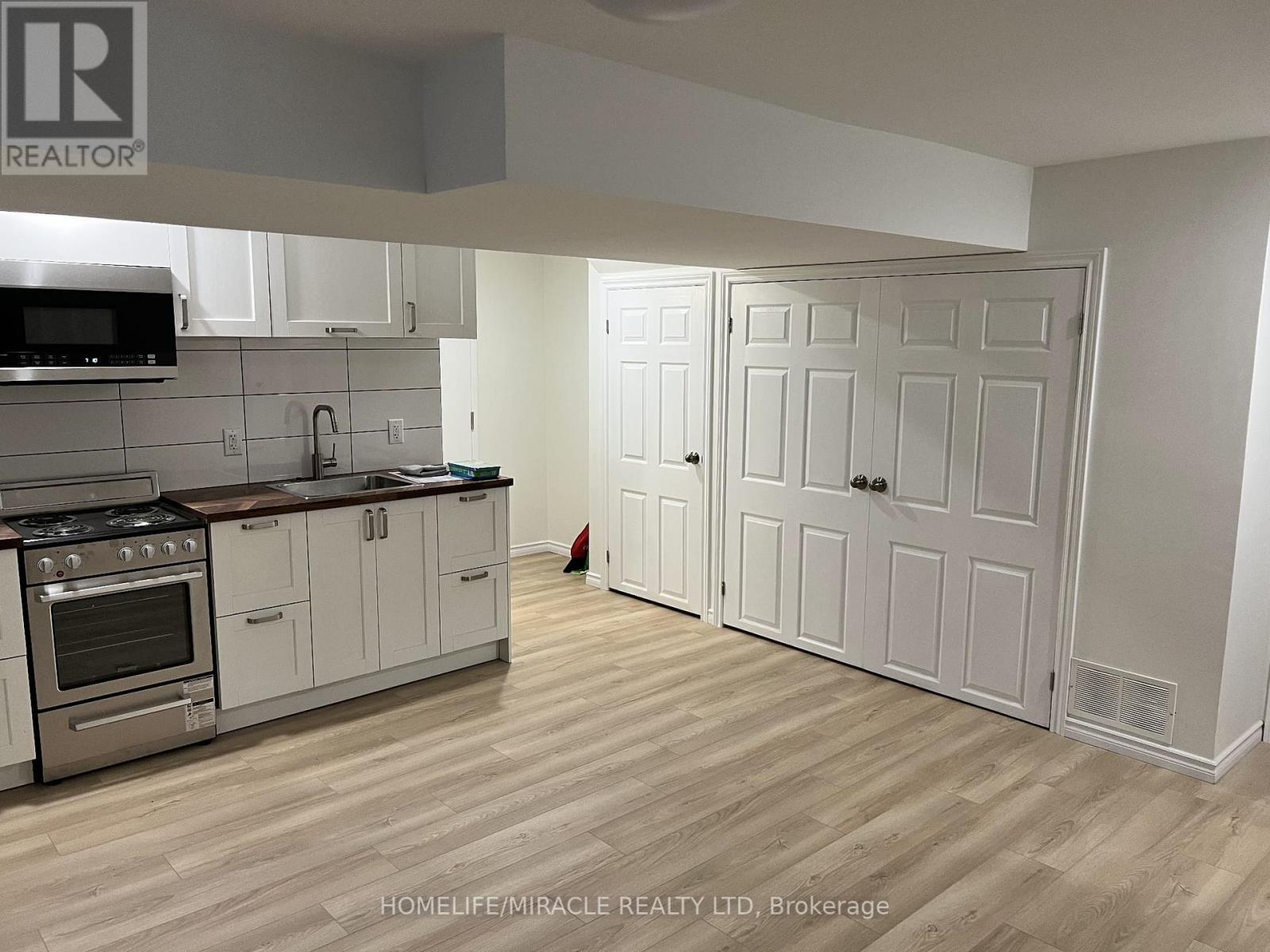 19 Breesegarden Lane, Guelph, Ontario  N1E 7H1 - Photo 2 - X12457855