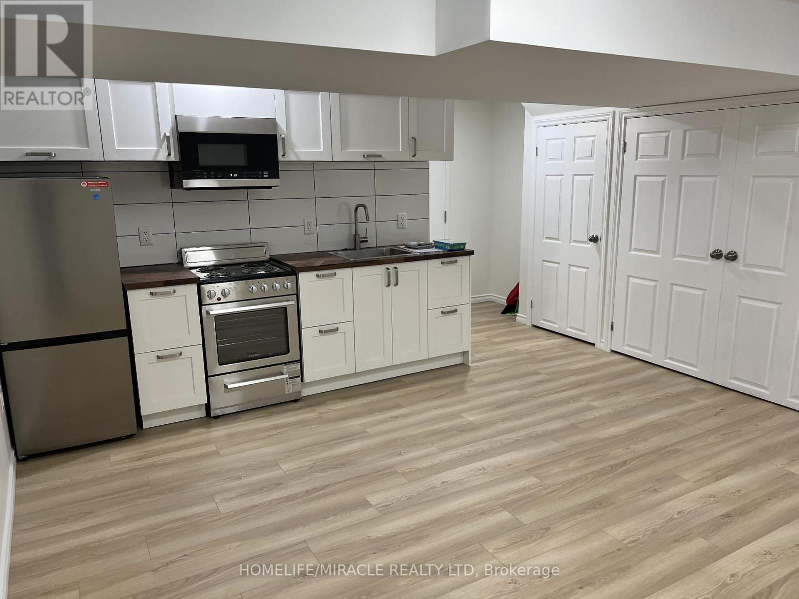 19 Breesegarden Lane, Guelph, Ontario  N1E 7H1 - Photo 4 - X12457855