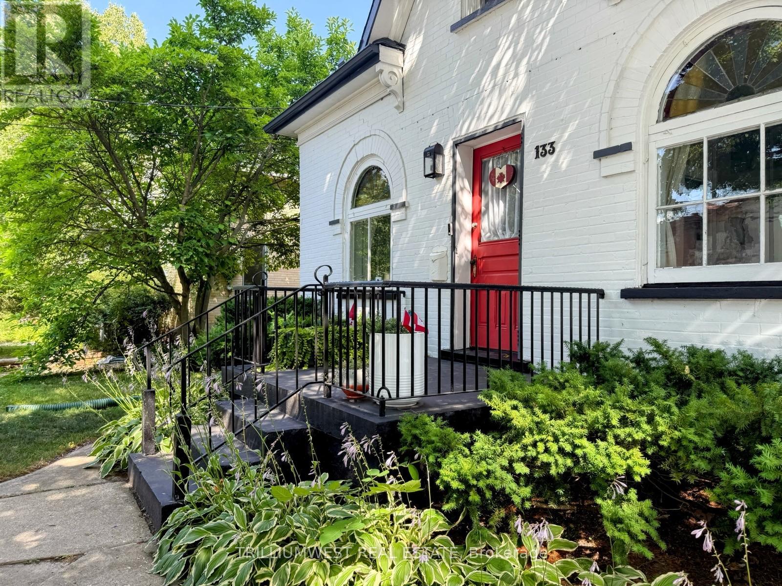 133 David Street, Kitchener, Ontario  N2G 1Y1 - Photo 4 - X12457867