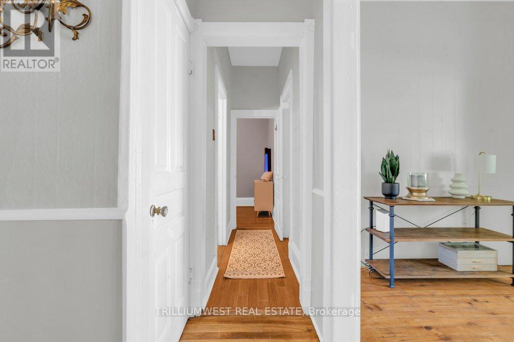 133 David Street, Kitchener, Ontario  N2G 1Y1 - Photo 9 - X12457867