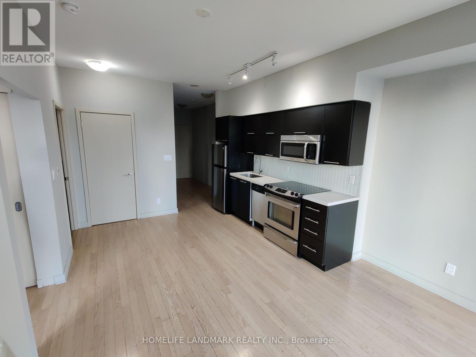 3109 - 126 Simcoe Street, Toronto, Ontario  M5H 4E6 - Photo 2 - C12457896
