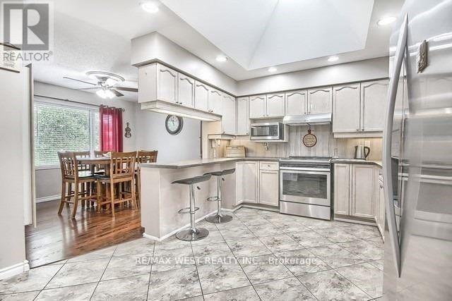 852 Beatrice Street E, Oshawa, Ontario  L1K 2H7 - Photo 4 - E12457877