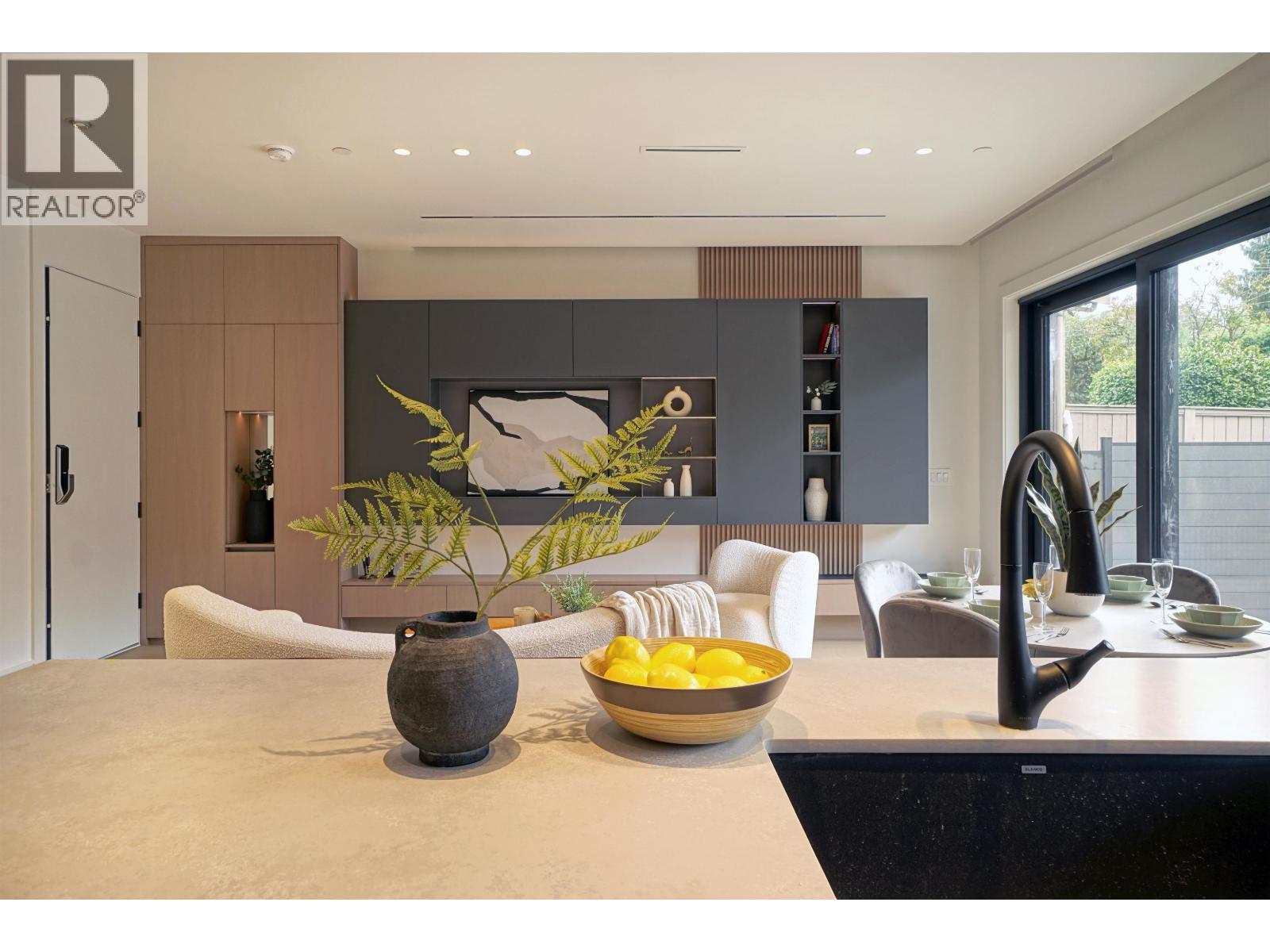 2 3460 W 14th Avenue, Vancouver, British Columbia  V6R 2W1 - Photo 9 - R3056703