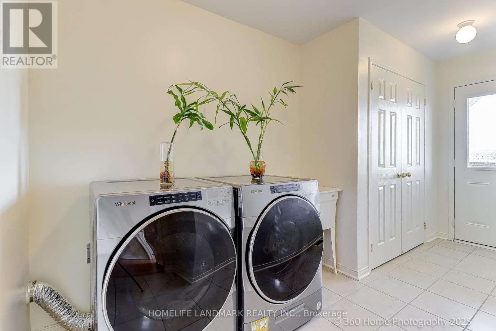 14 Hartney Drive, Richmond Hill, Ontario  L4S 0J8 - Photo 7 - N12457889
