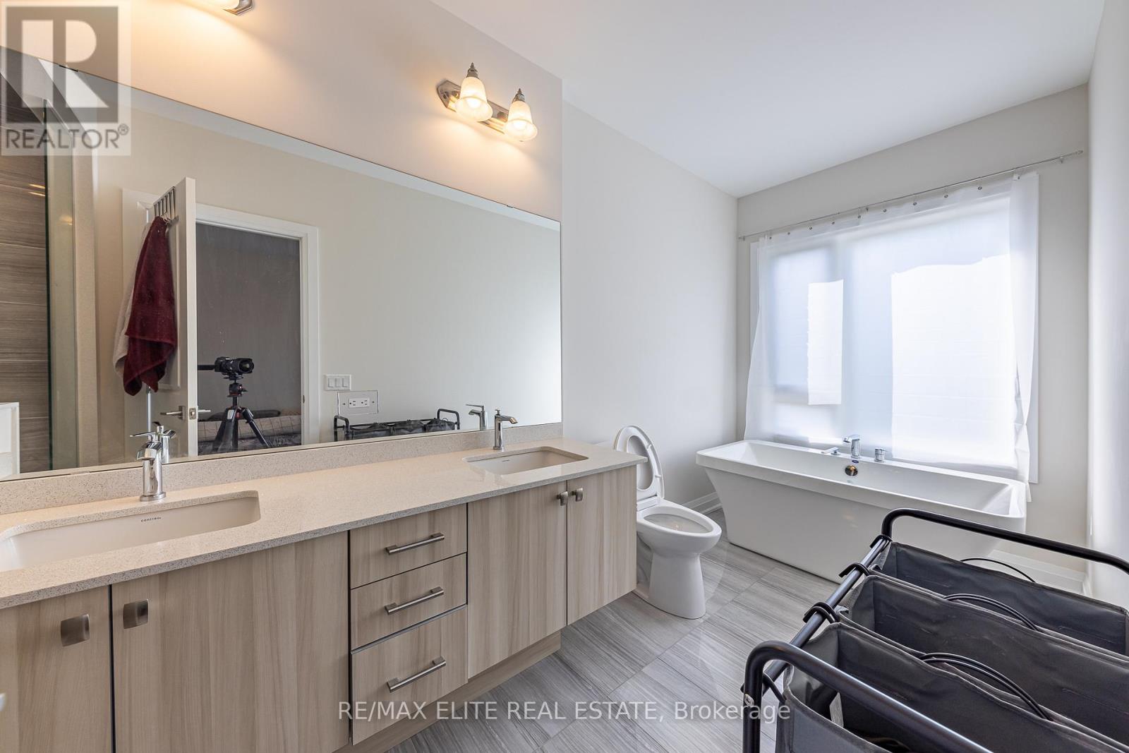 20 Harold Lawrie Lane, Markham, Ontario  L3T 0G1 - Photo 19 - N12457897