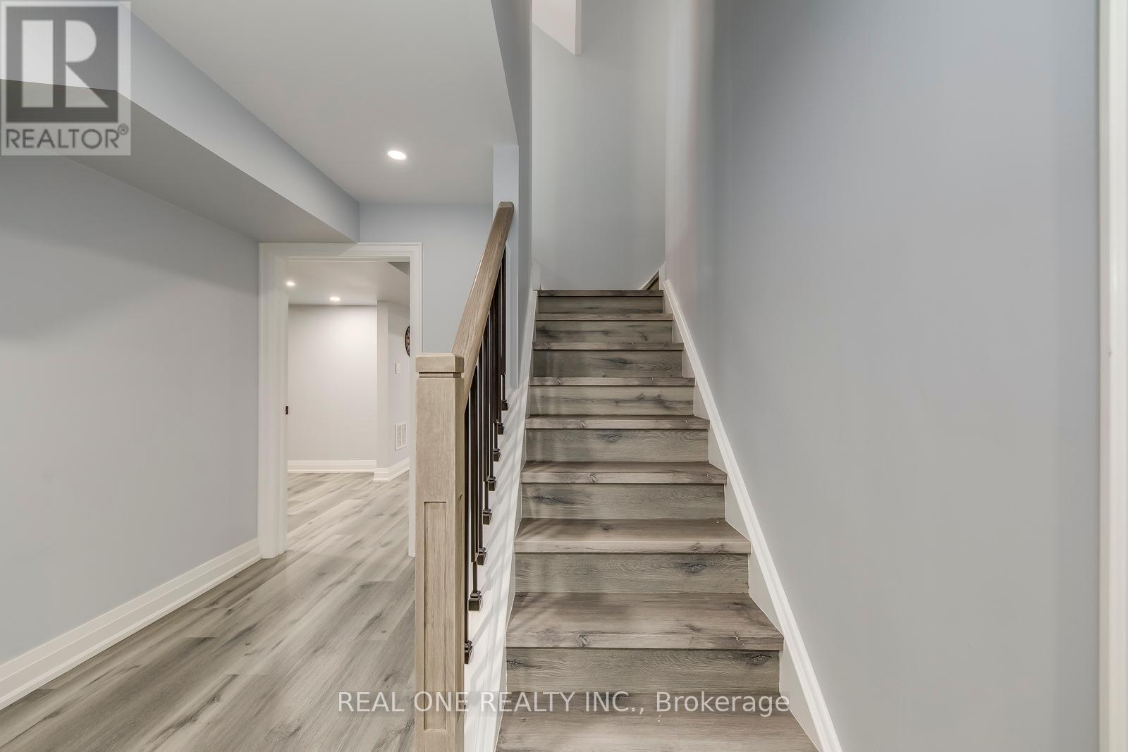 6150 Duford Drive, Mississauga, Ontario  L5V 1A6 - Photo 36 - W12457869