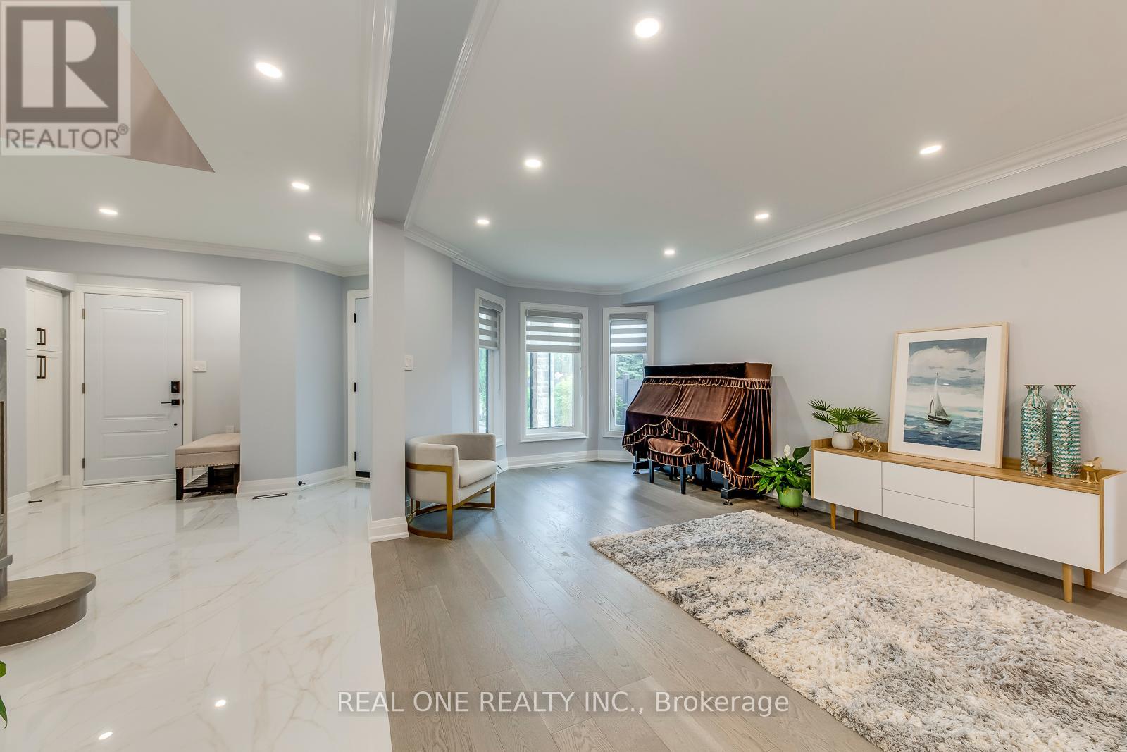 6150 Duford Drive, Mississauga, Ontario  L5V 1A6 - Photo 6 - W12457869