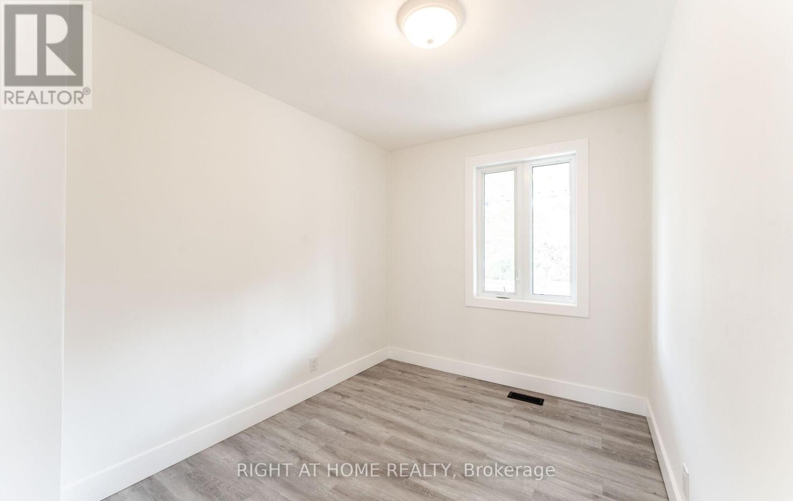 22 Pleasant Home Boulevard, Toronto, Ontario  M3M 2B5 - Photo 13 - W12457875