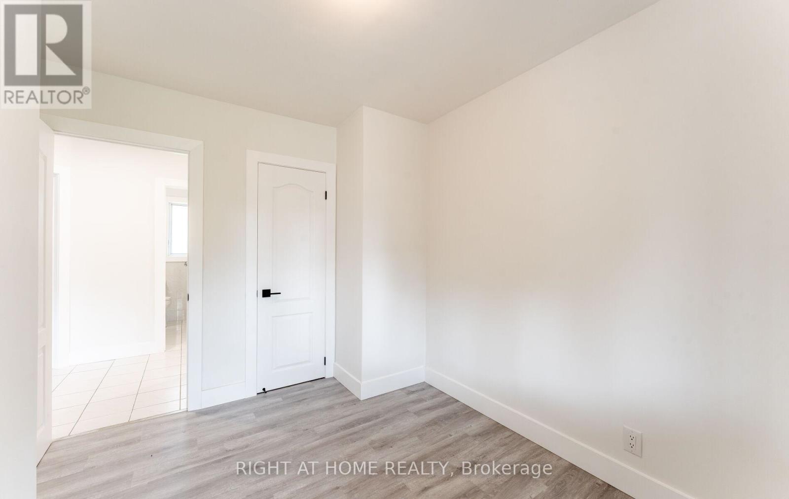 22 Pleasant Home Boulevard, Toronto, Ontario  M3M 2B5 - Photo 15 - W12457875