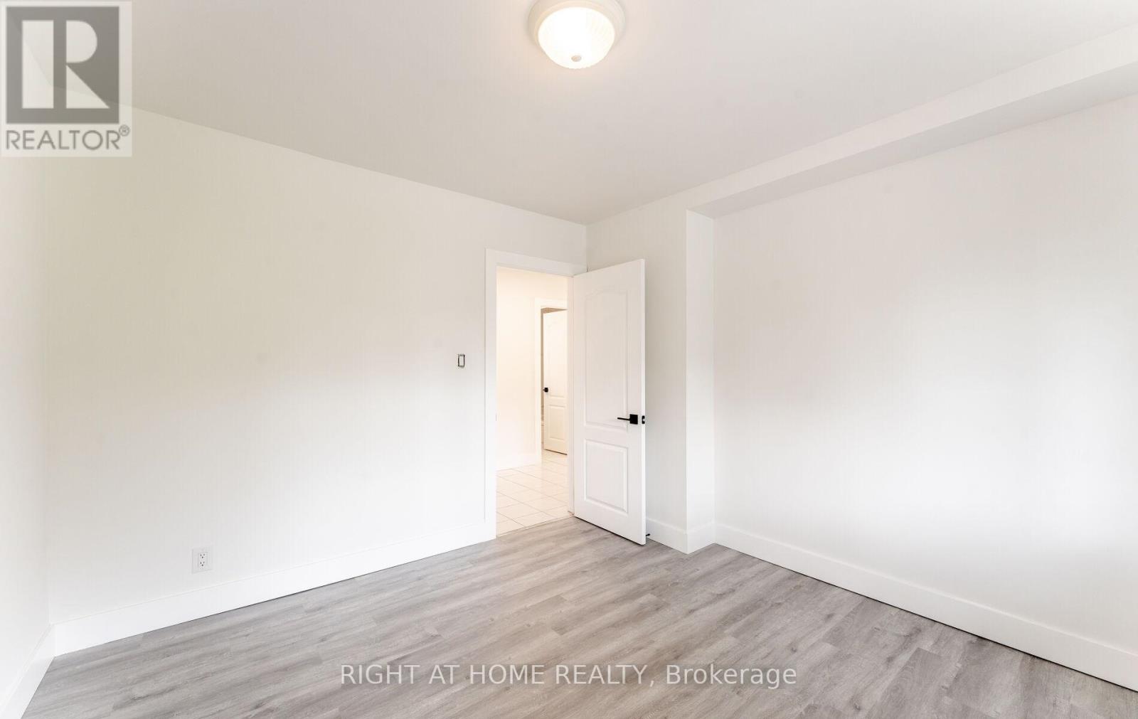 22 Pleasant Home Boulevard, Toronto, Ontario  M3M 2B5 - Photo 20 - W12457875