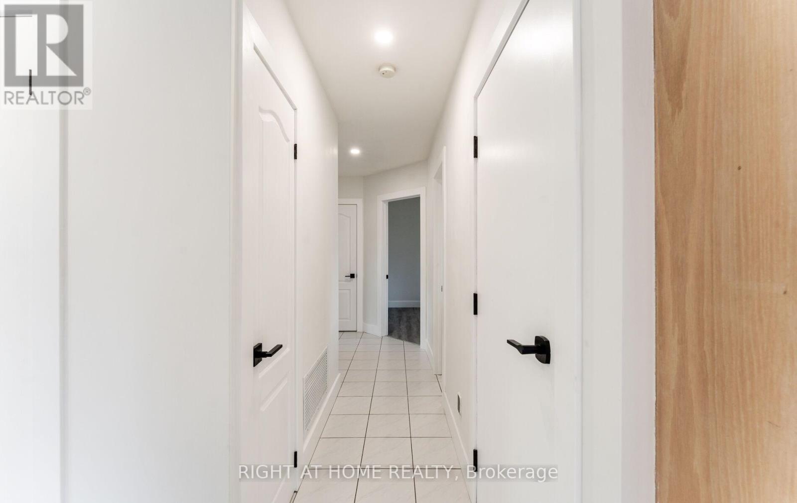 22 Pleasant Home Boulevard, Toronto, Ontario  M3M 2B5 - Photo 25 - W12457875