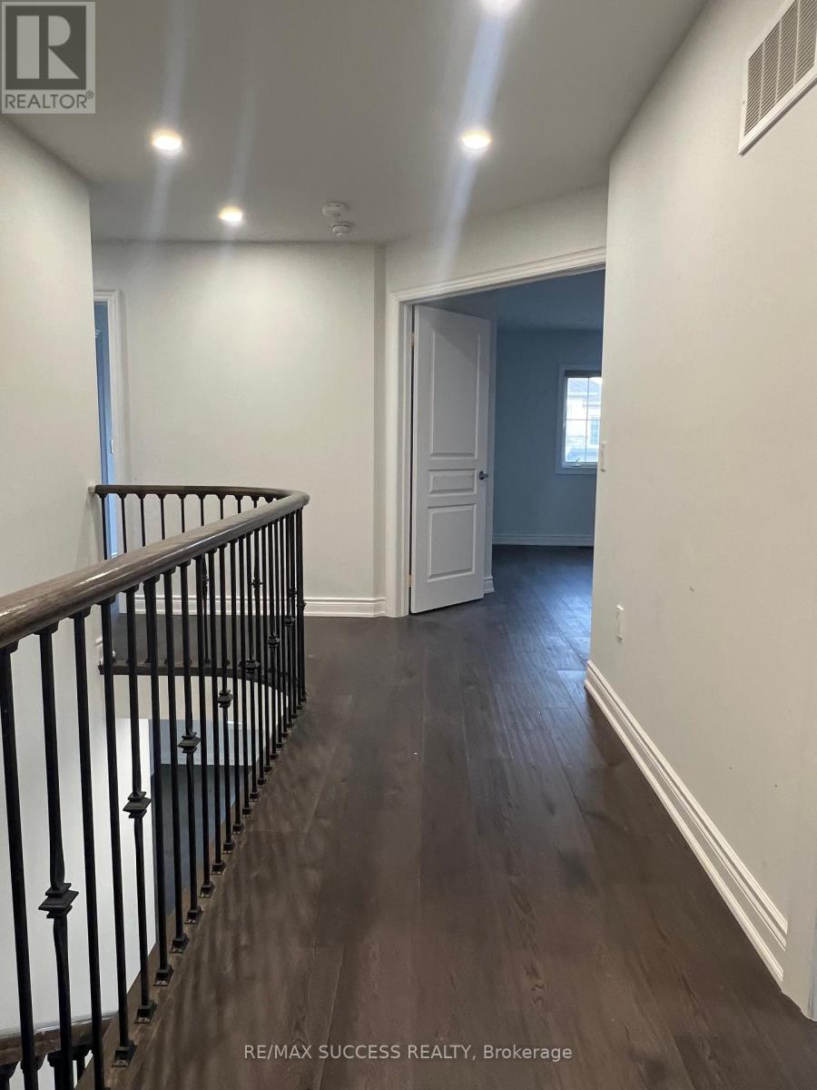 1554 Devine Point, Milton, Ontario  L9T 7K6 - Photo 18 - W12457893