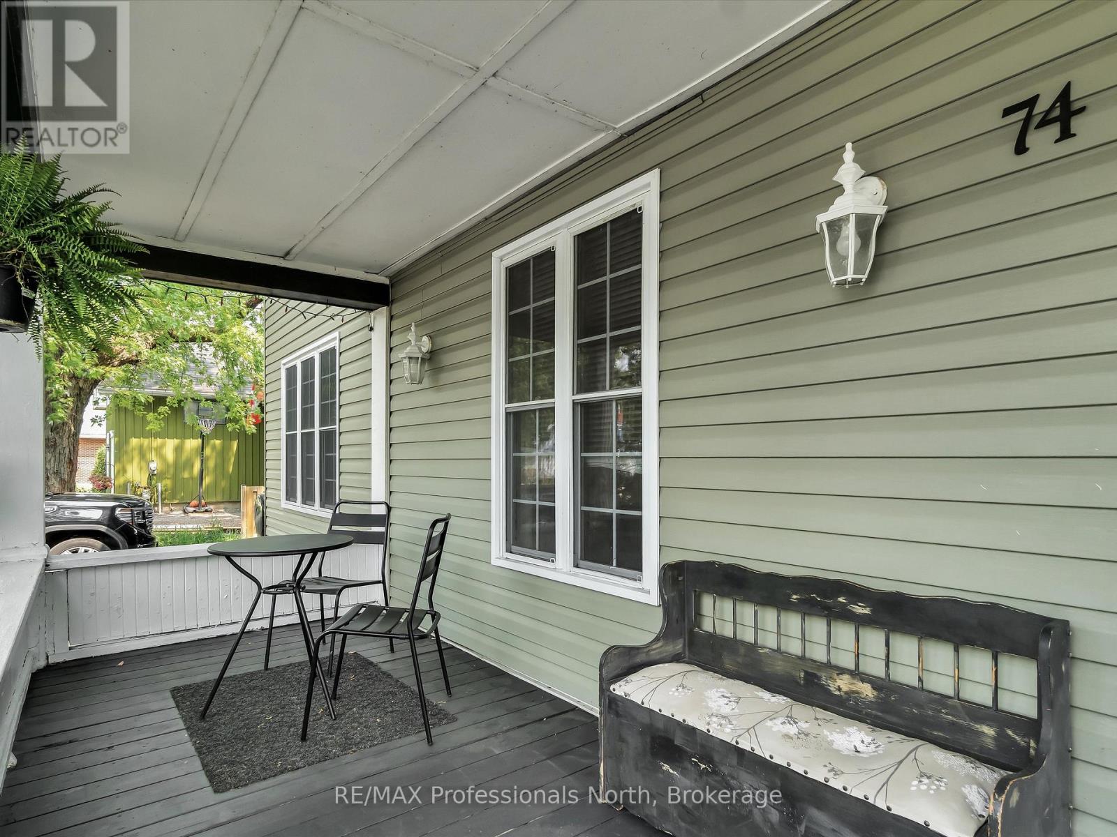 74 Taylor Road, Bracebridge, Ontario  P1L 1J2 - Photo 2 - X12457901
