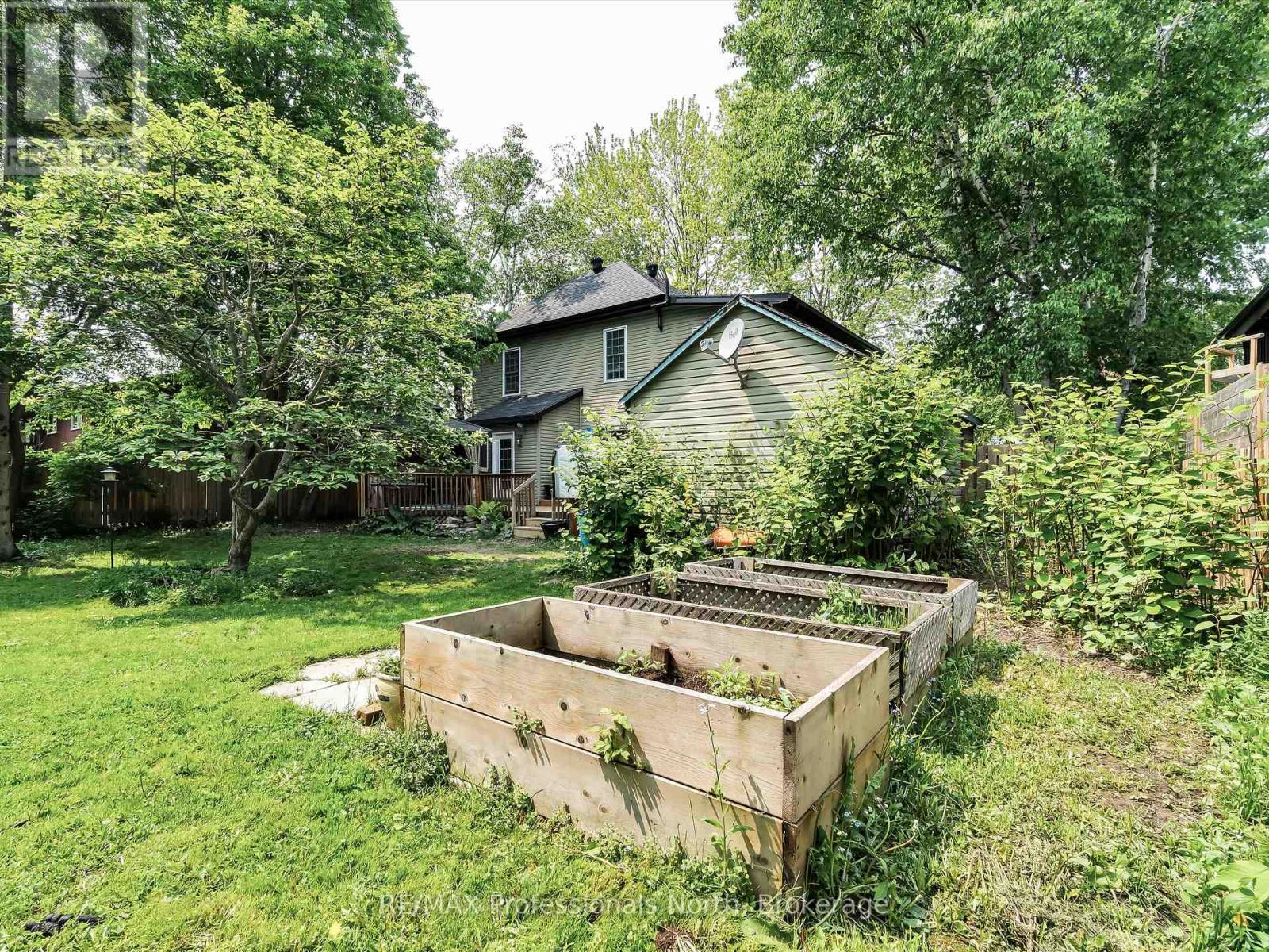 74 Taylor Road, Bracebridge, Ontario  P1L 1J2 - Photo 4 - X12457901