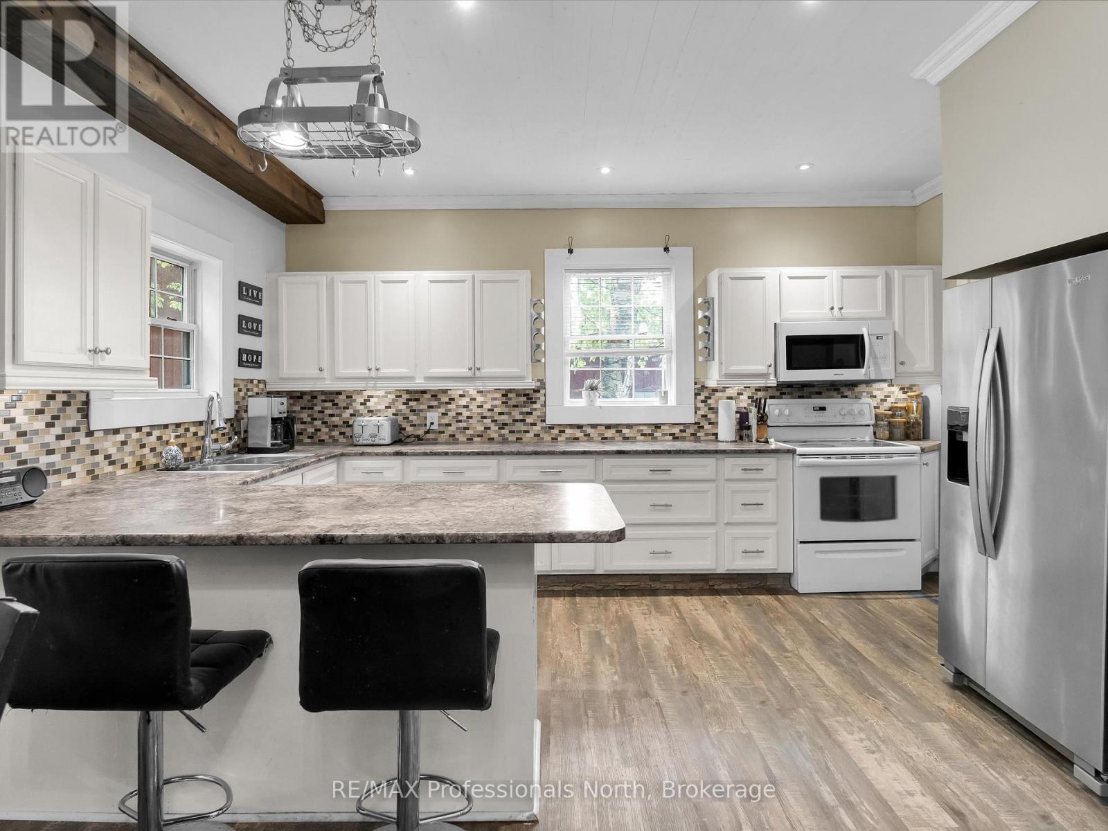 74 Taylor Road, Bracebridge, Ontario  P1L 1J2 - Photo 5 - X12457901