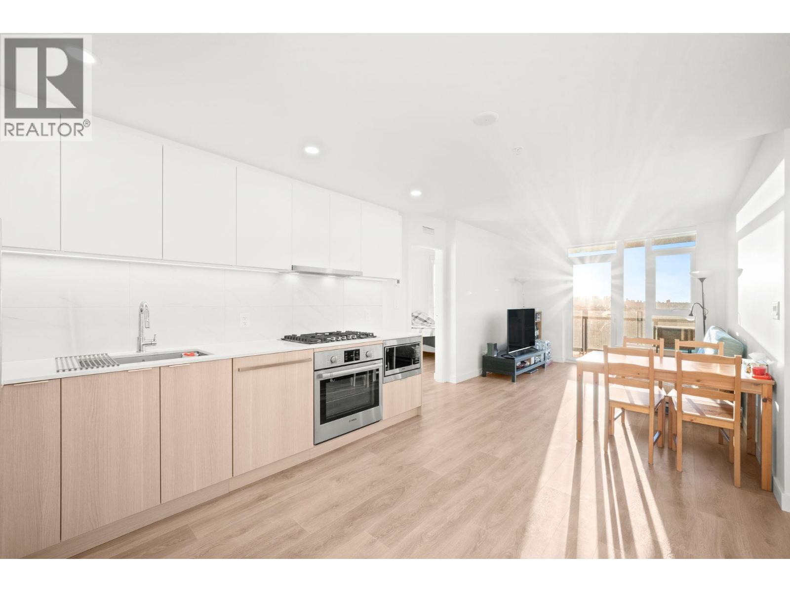 2508 318 Alderson Avenue, Coquitlam, British Columbia  V3K 0J1 - Photo 2 - R3057584