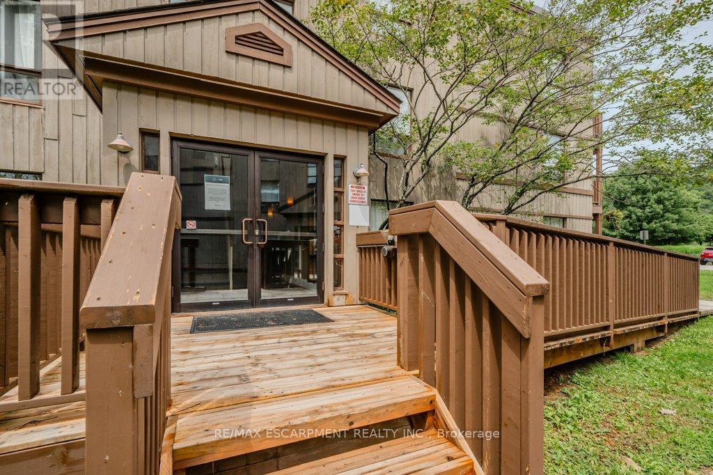 54-305 - 1235 Deerhurst Drive, Huntsville, Ontario  P1H 2E8 - Photo 3 - X12457887