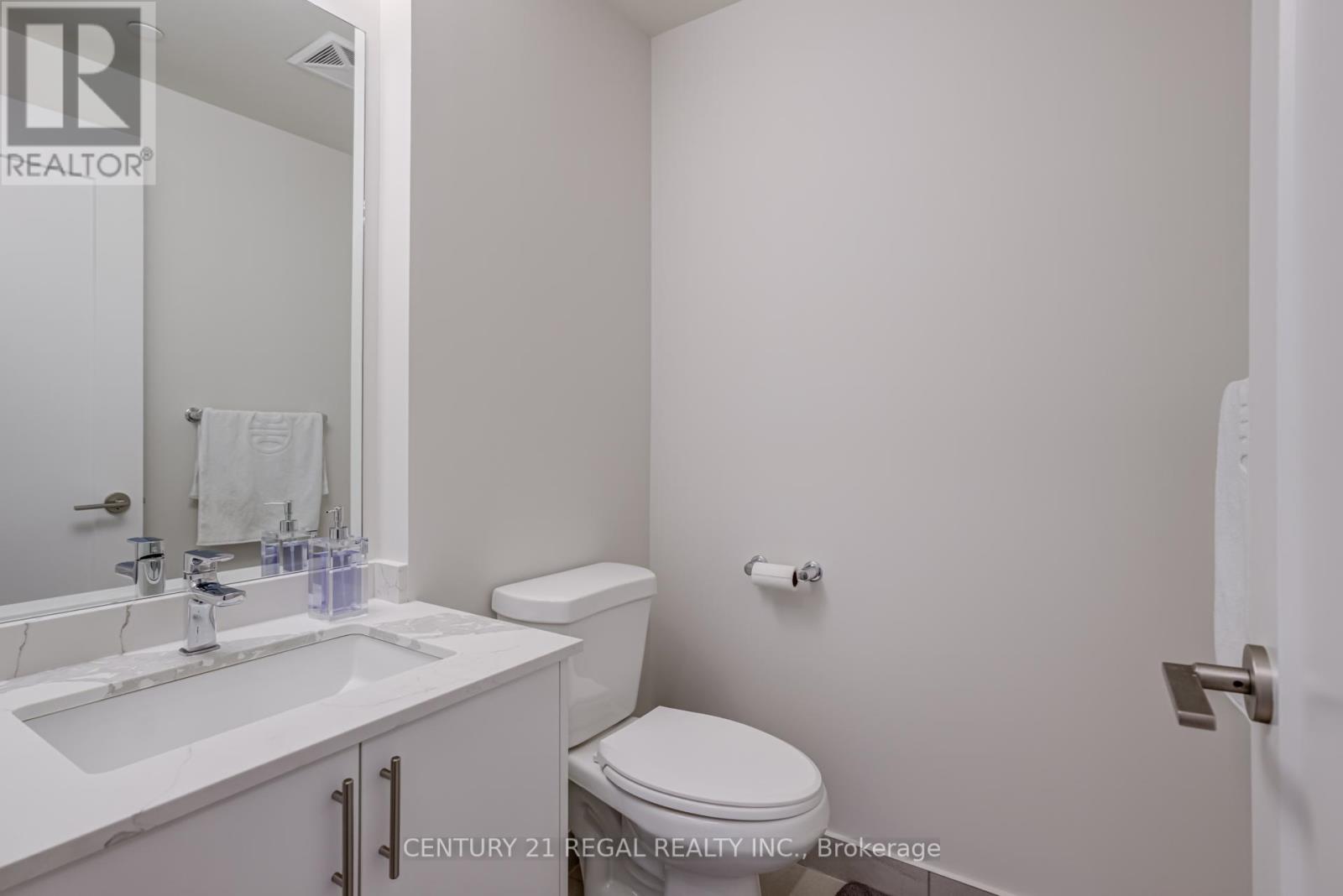 2125 - 9000 Jane Street, Vaughan, Ontario  L4K 0M6 - Photo 14 - N12457866