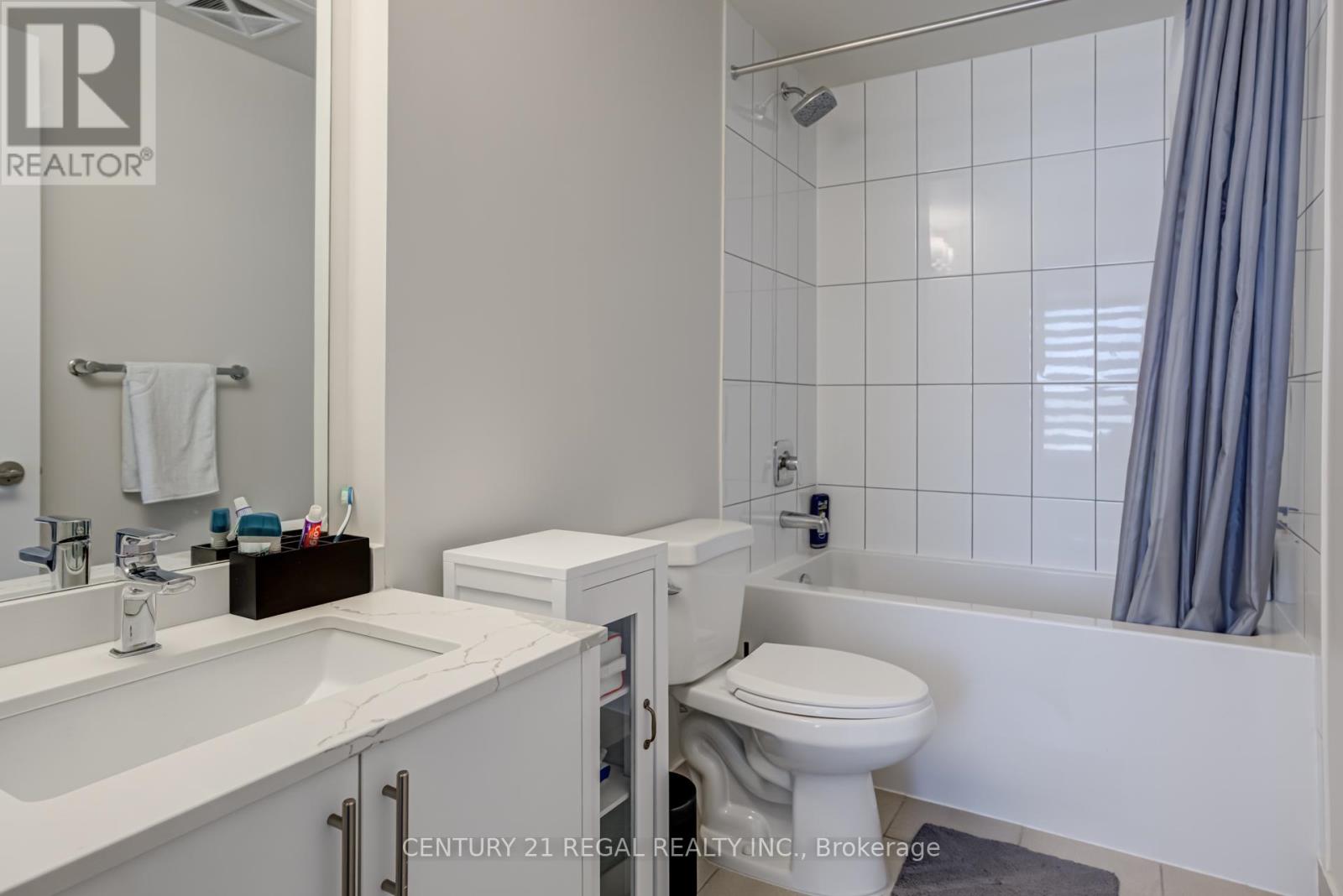 2125 - 9000 Jane Street, Vaughan, Ontario  L4K 0M6 - Photo 13 - N12457866