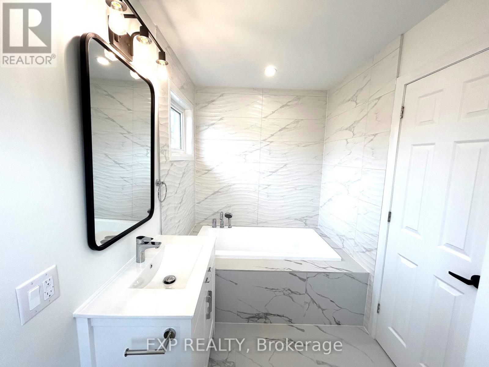 848 Ashenvale Way, Ottawa, Ontario  K4A 0S1 - Photo 23 - X12457907