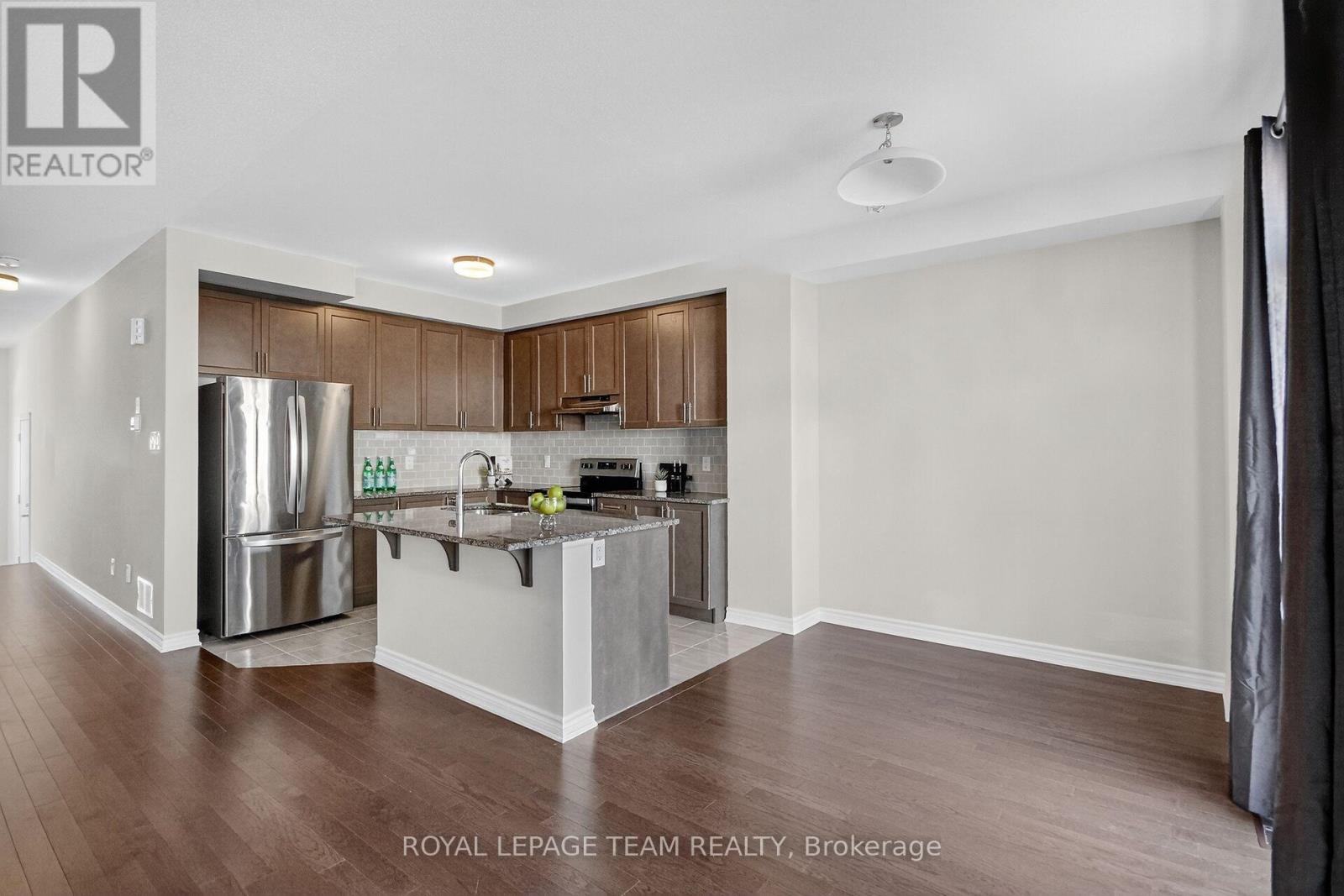 548 Flagstaff Drive, Ottawa, Ontario  K2J 6T5 - Photo 11 - X12457914