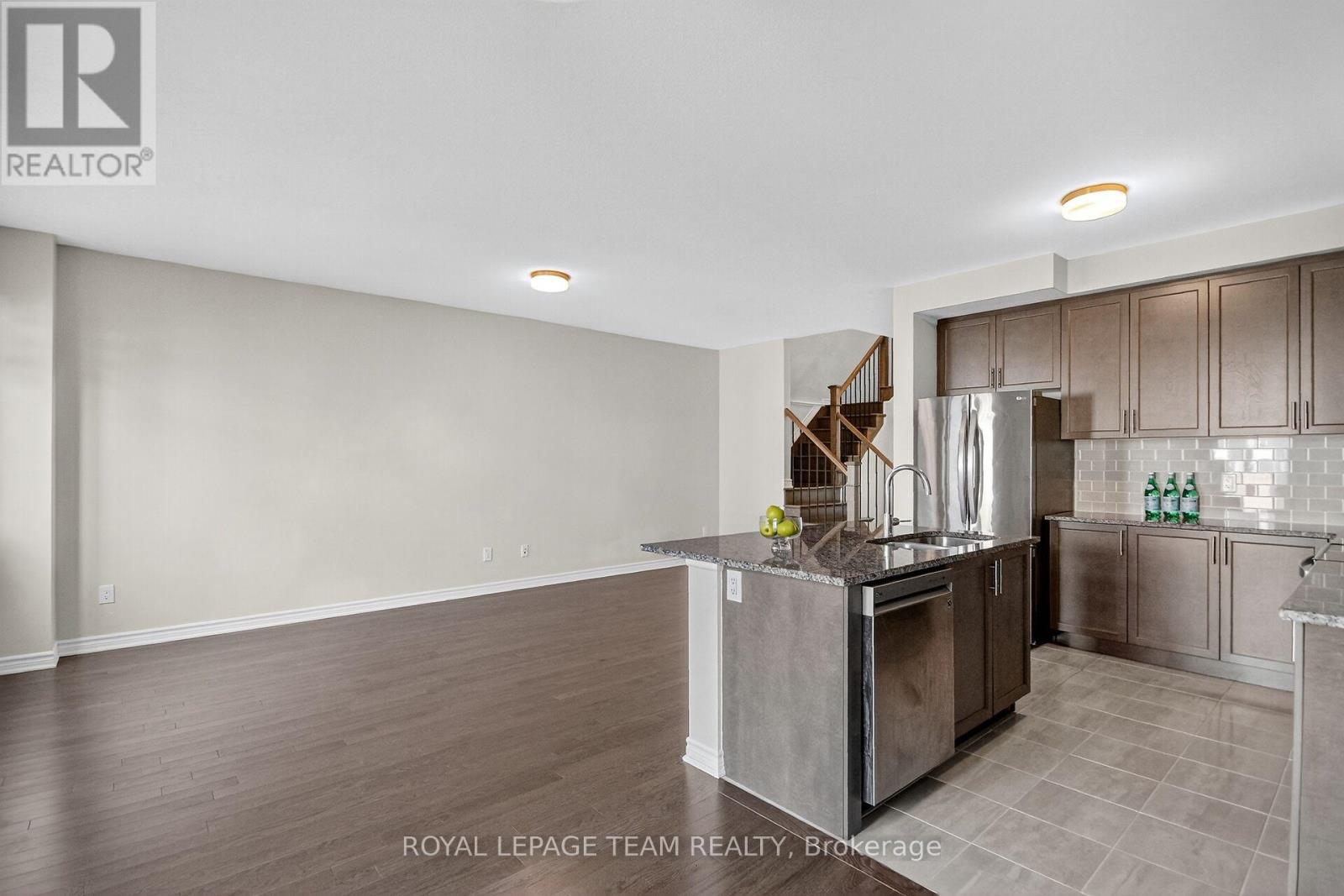548 Flagstaff Drive, Ottawa, Ontario  K2J 6T5 - Photo 14 - X12457914