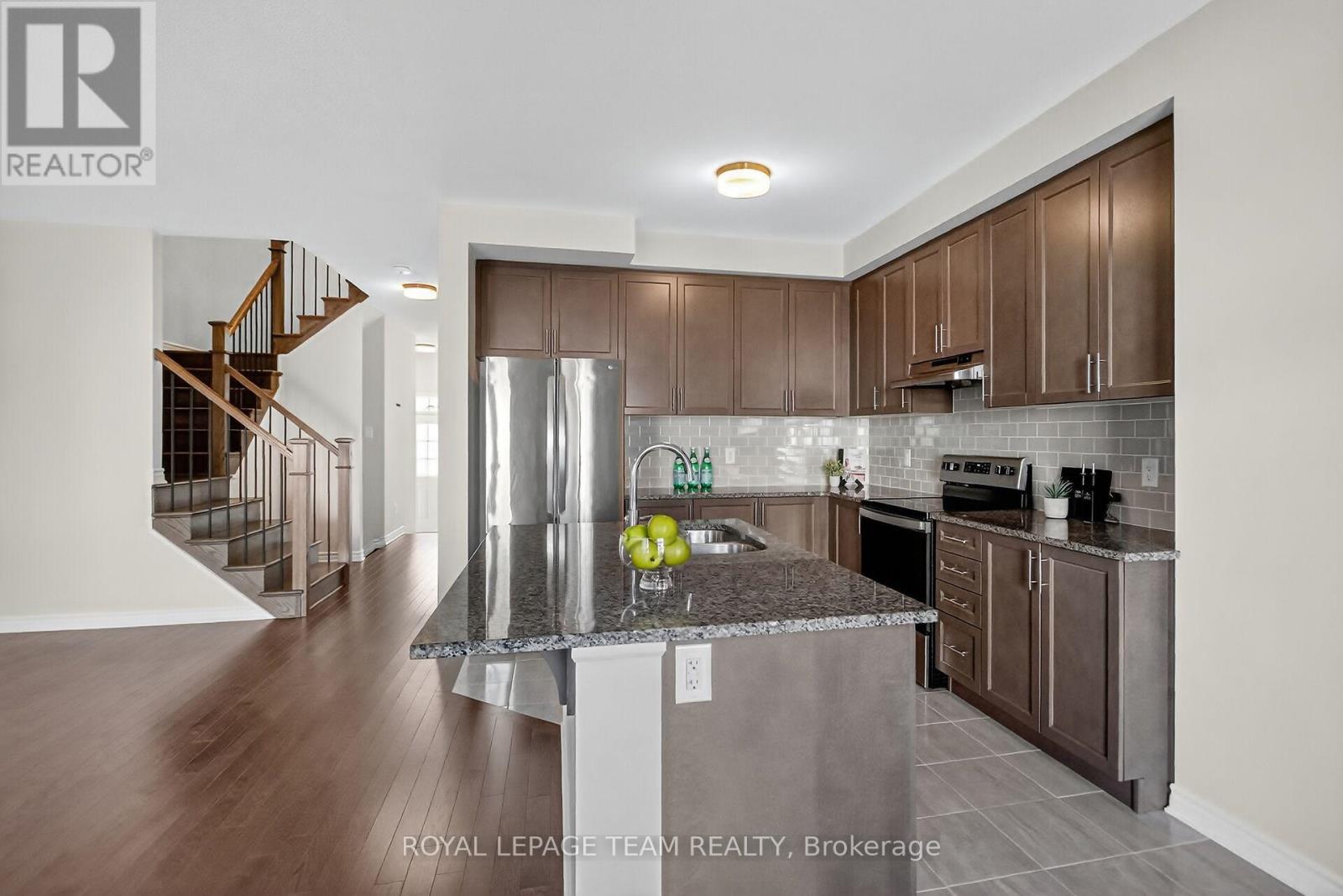 548 Flagstaff Drive, Ottawa, Ontario  K2J 6T5 - Photo 15 - X12457914