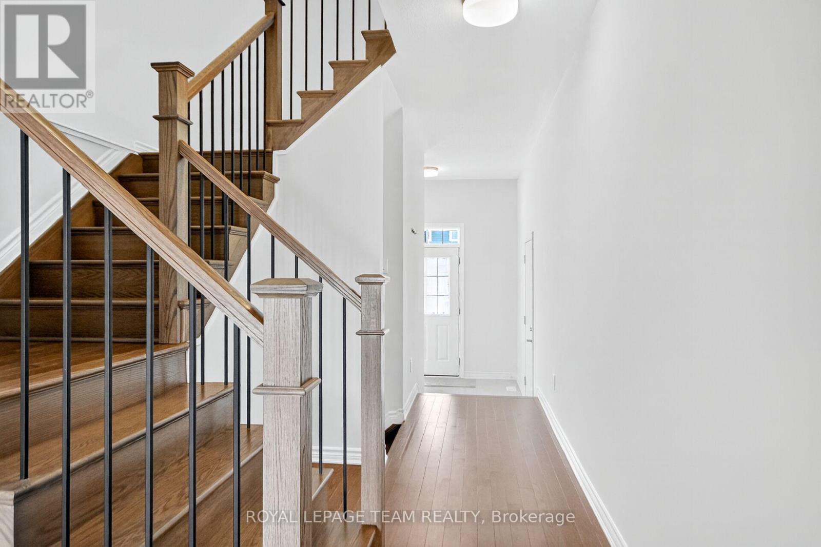 548 Flagstaff Drive, Ottawa, Ontario  K2J 6T5 - Photo 6 - X12457914