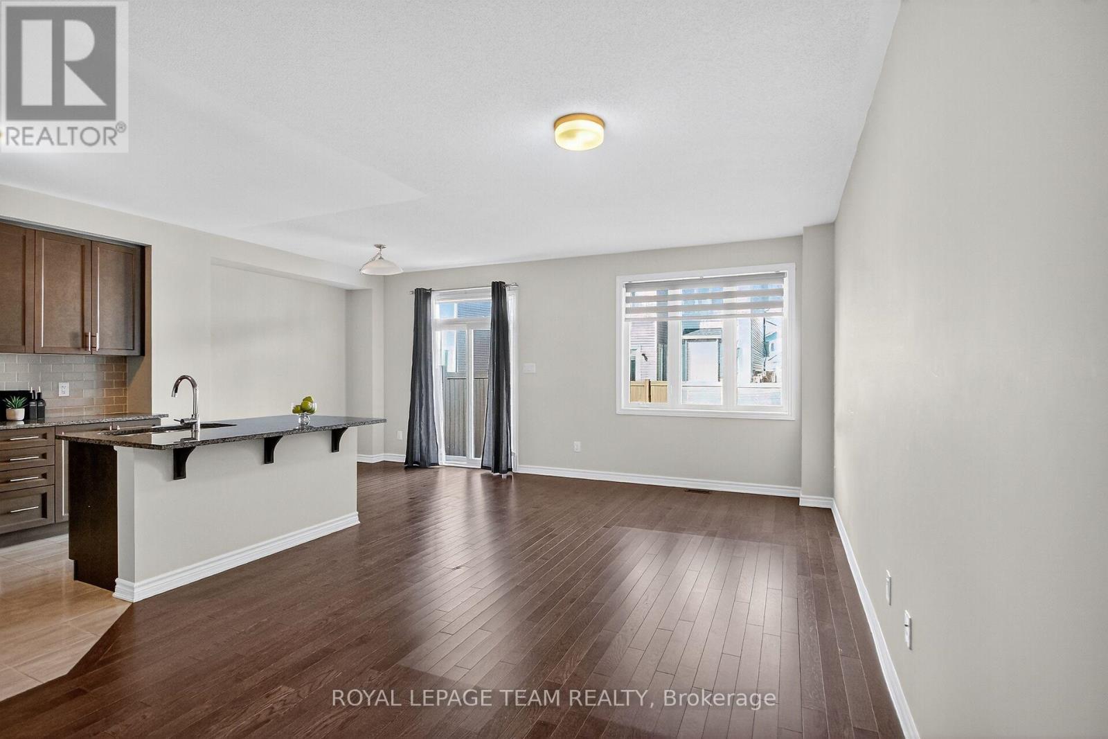 548 Flagstaff Drive, Ottawa, Ontario  K2J 6T5 - Photo 8 - X12457914