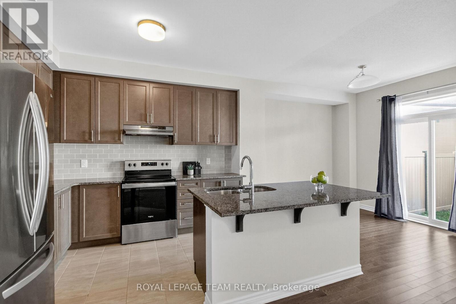 548 Flagstaff Drive, Ottawa, Ontario  K2J 6T5 - Photo 9 - X12457914