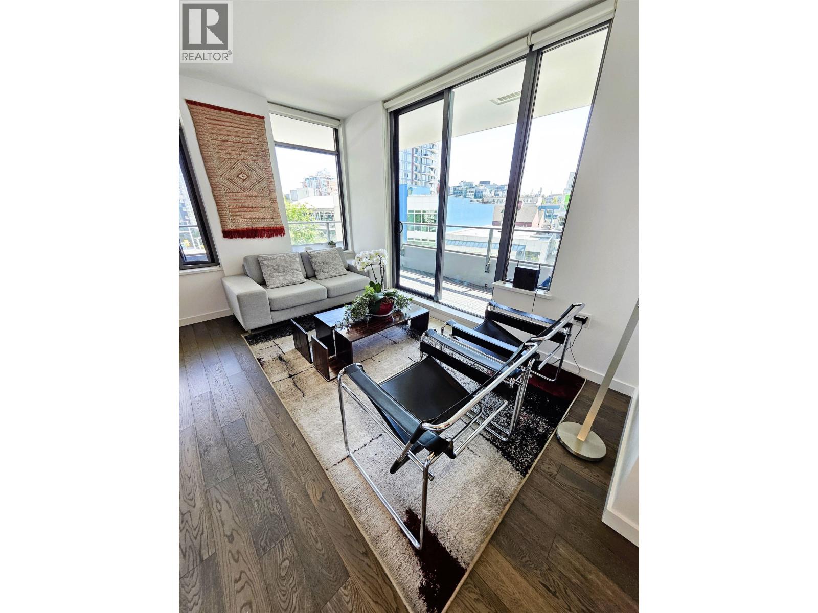 1688 Pullman Porter Street, Vancouver, British Columbia  V5T 1C5 - Photo 2 - R3057670