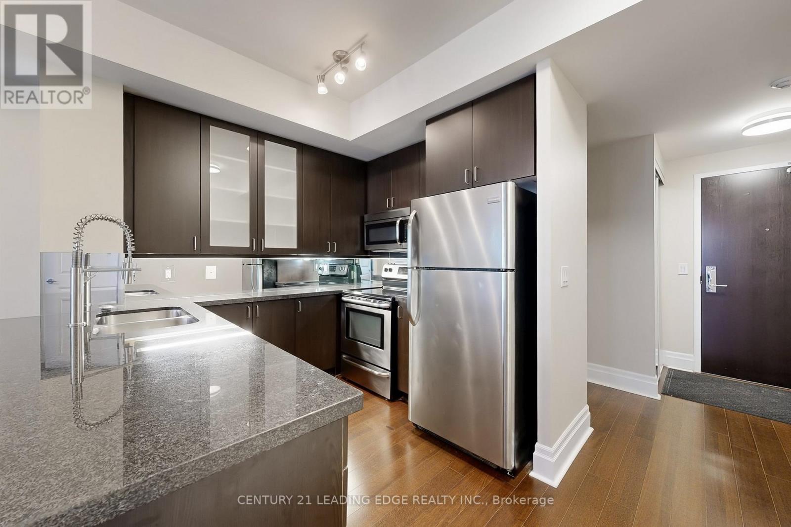 906 - 131 Upper Duke Crescent, Markham, Ontario  L6G 0C9 - Photo 2 - N12457905