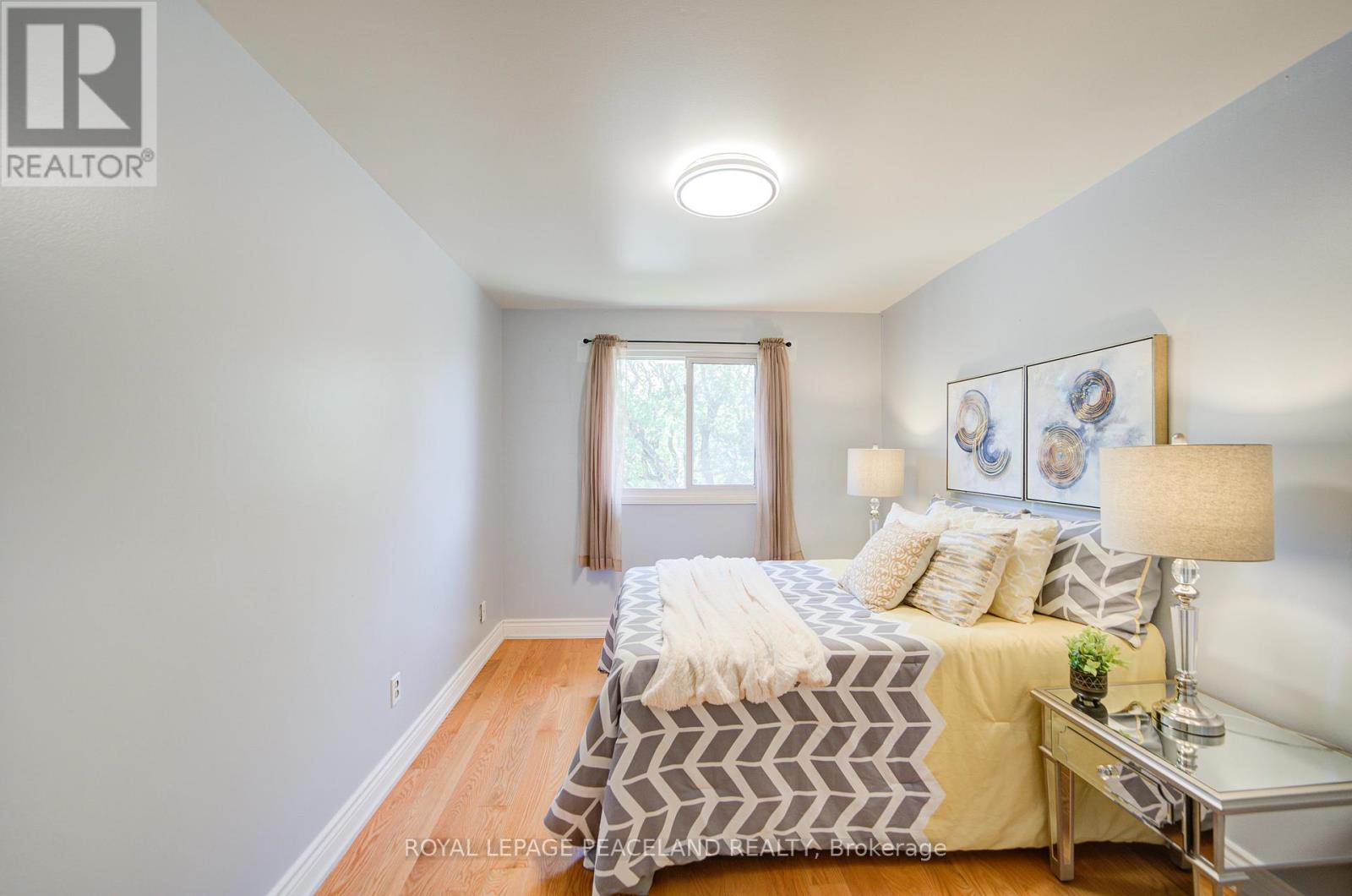 718 Eaglemount Crescent, Mississauga, Ontario  L5C 1N9 - Photo 29 - W12373874
